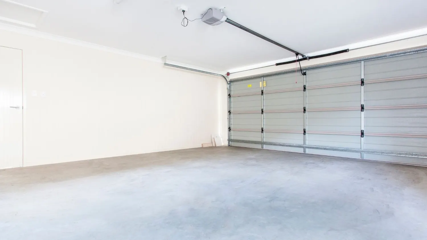 Epoxy garage floors and clean garage in New Braunfels TX