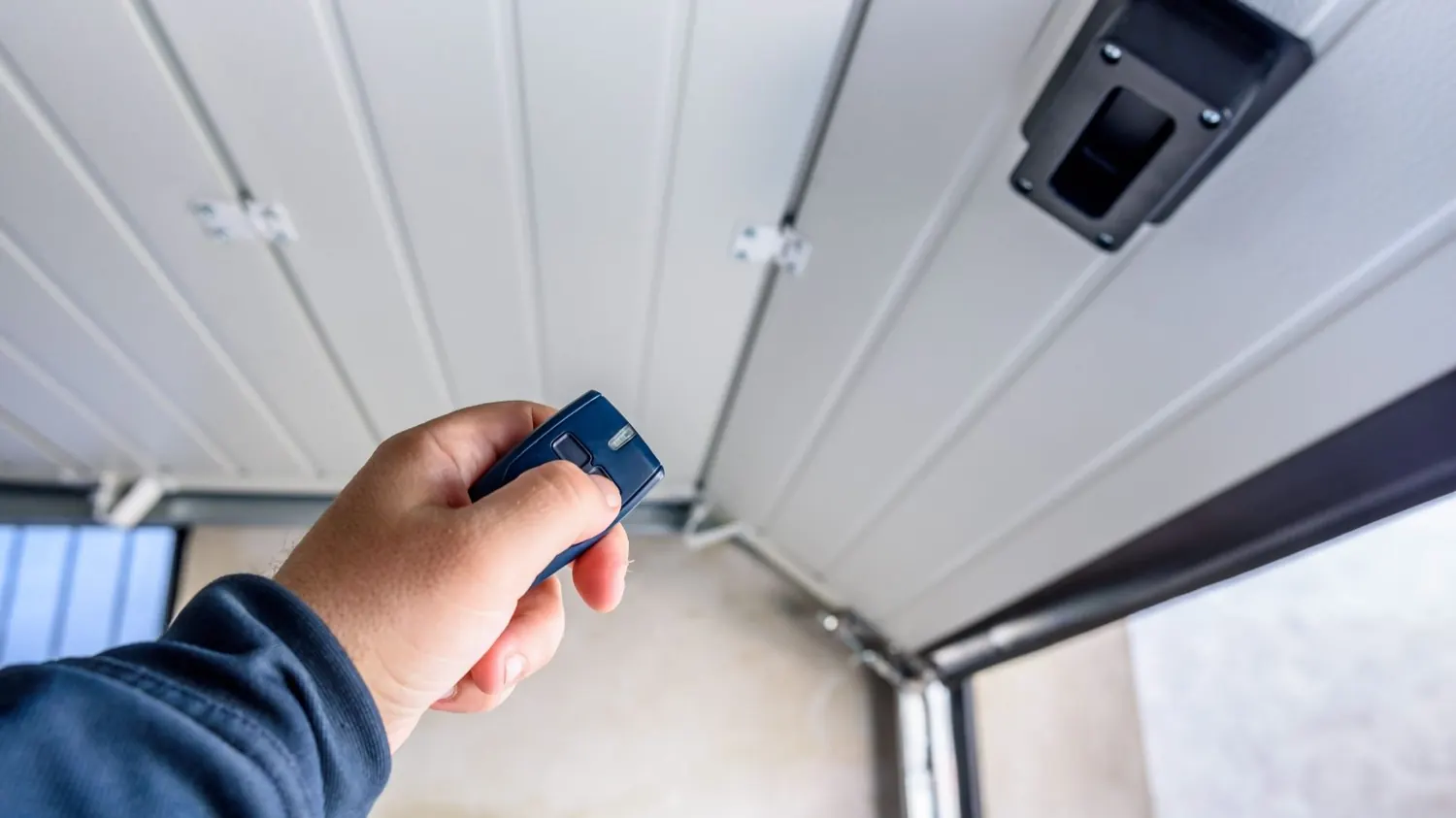 New garage door opener remote programmed in Selma, TX