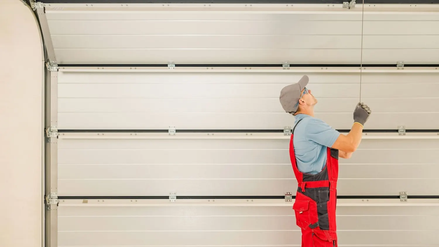 Urgent garage door safety check in New Braunfels, TX